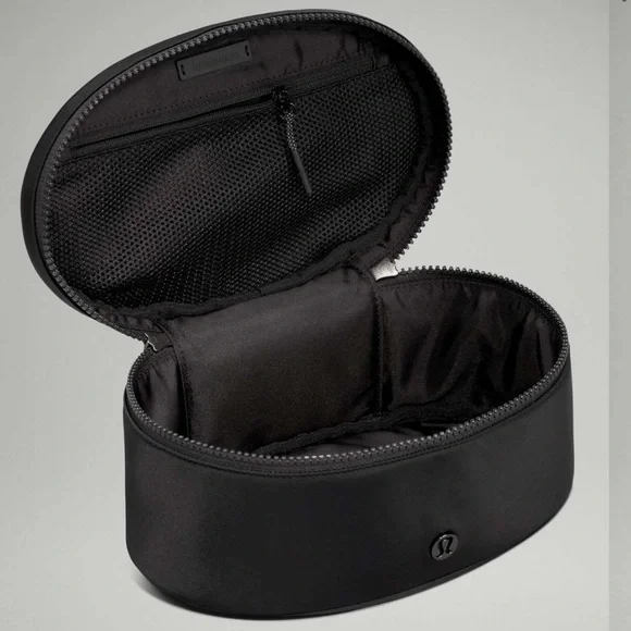 NWT lululemon Oval Top-Access Kit 3.5L - Picture 7 of 7